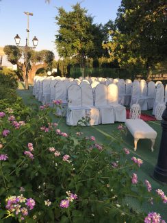 escenario para la celebración de una boda con atrio y sillas, hacienda romero