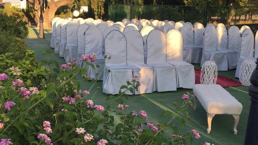 escenario para la celebración de una boda con atrio y sillas, hacienda romero