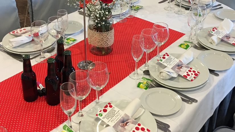decoración de un mesa rectangular de un boda, hacienda romero