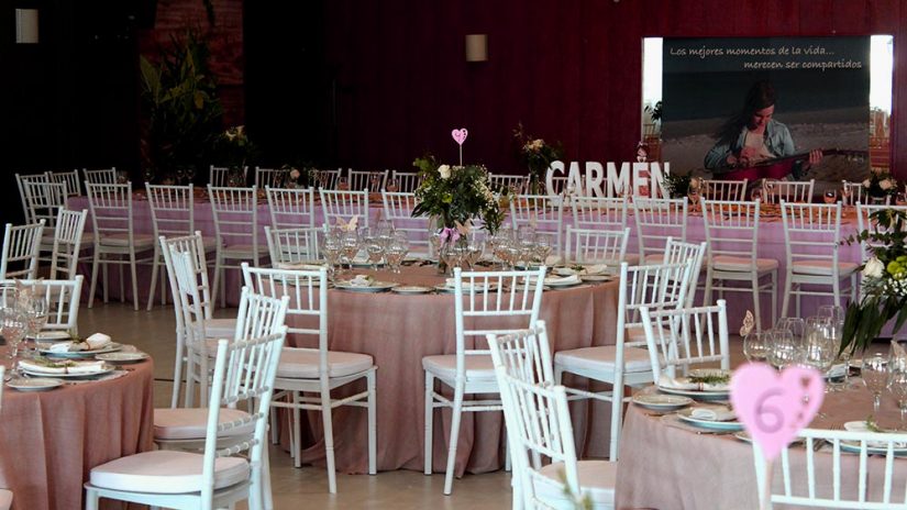 comunión en hacienda Romero, mesas en el salón